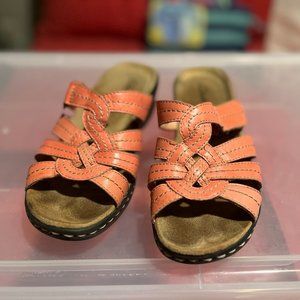 Clarks salmon-colored leather sandals. - Merliah - 1.75 inch heel